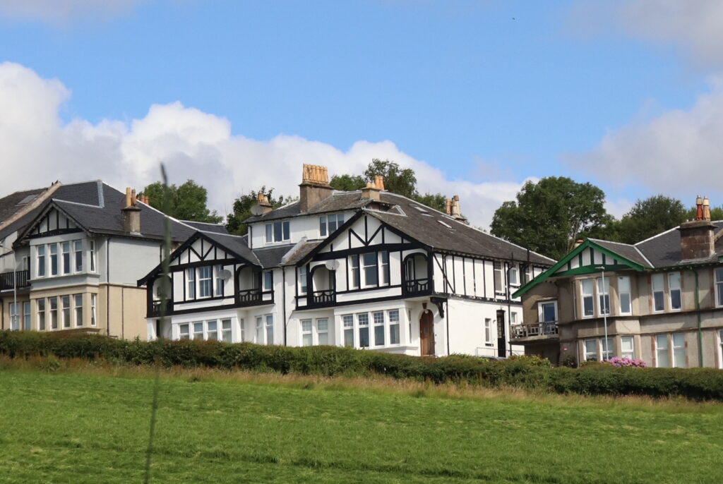 14 Auchnacloich Road, Rothesay