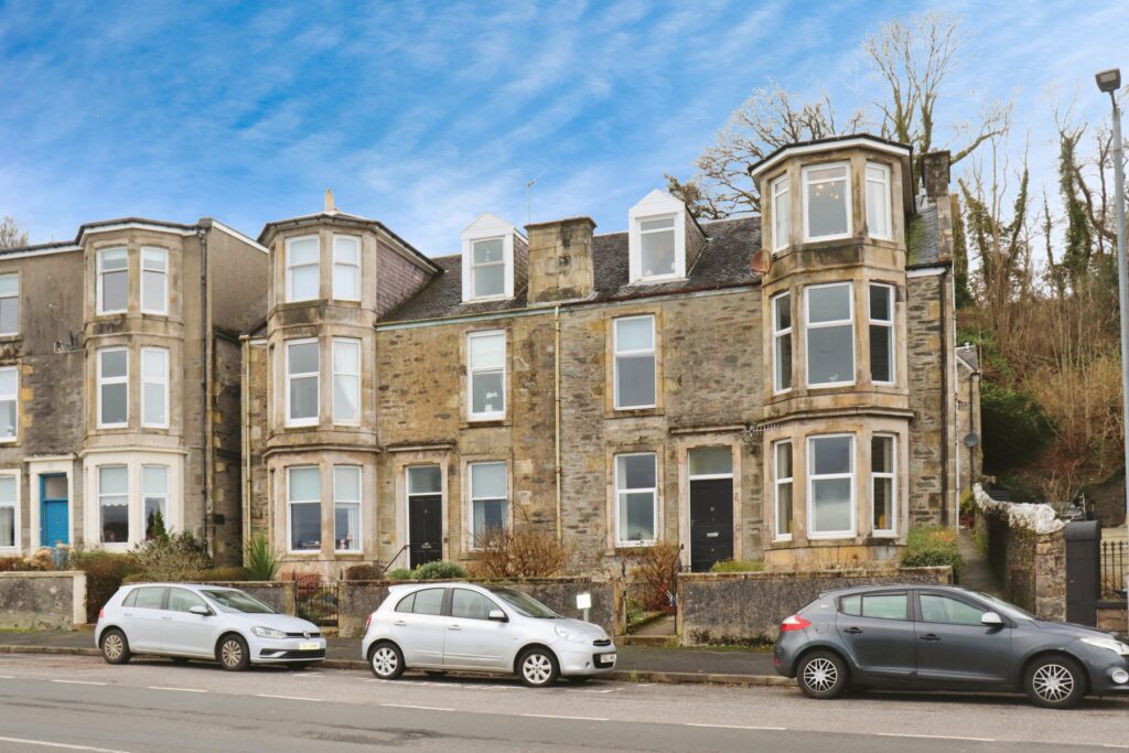 Attic Flat, 10 Glenrosa Place, Rothesay
