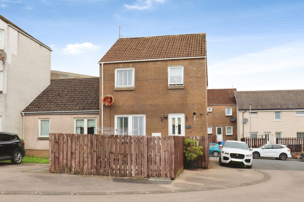 40 Ladeside Place, Rothesay